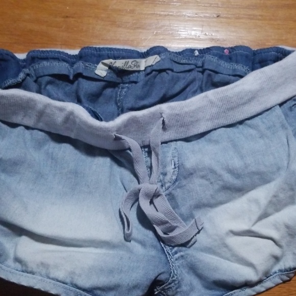 Shorts - Picture 4 of 4